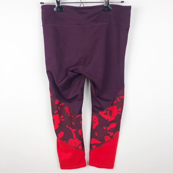 Fabletics Women’s Salar Statement Powerhold Capri Leggings Burgundy - Picture 3 of 13